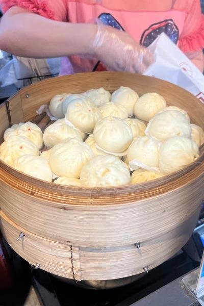 Gu Long Bao Artisan Bun Shop – Dessert in Samphanthawong, Bangkok