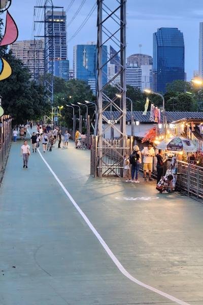 The Green Bridge – Park in Pathum Wan, Bangkok