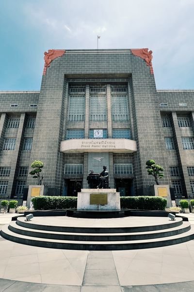 Central Post Office – Sightseeing in Bang Rak, Bangkok