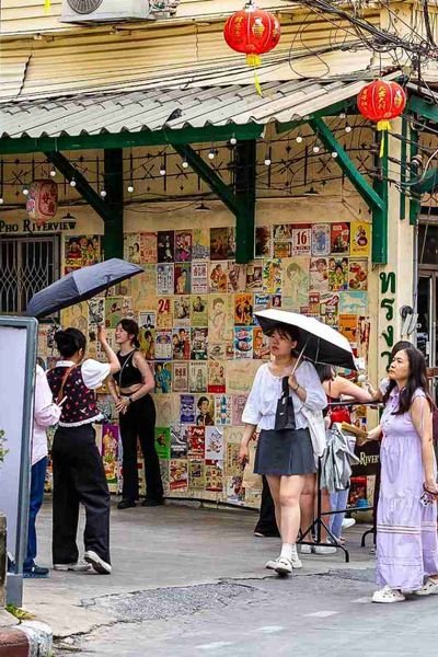 Song Wat Road – Streets & Areas in Samphanthawong, Bangkok