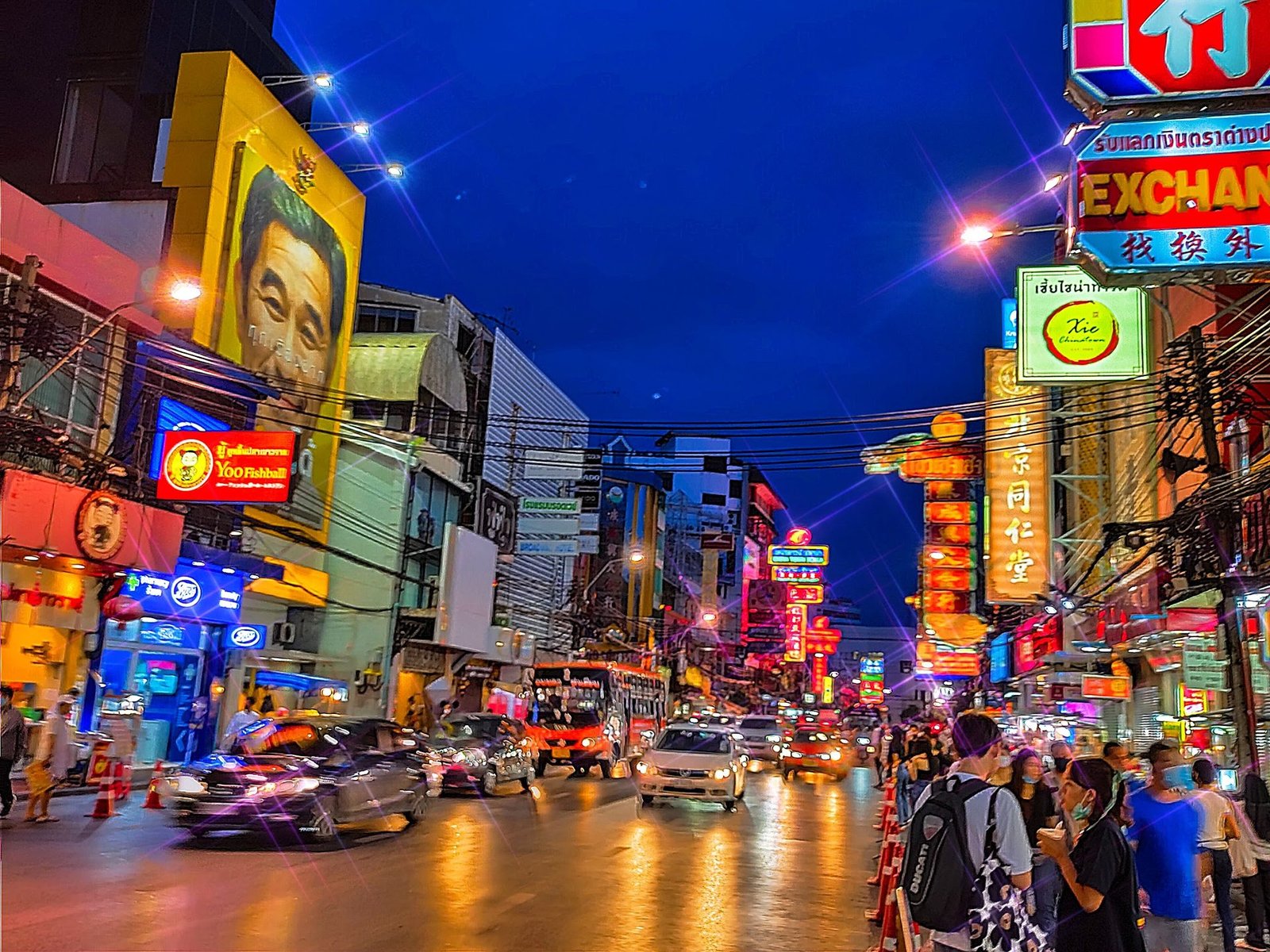 Yaowarat Road, streets & areas in Samphanthawong, Bangkok