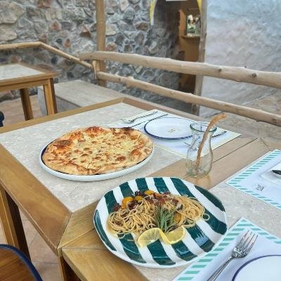 Four Cheese Pizza at The Reise