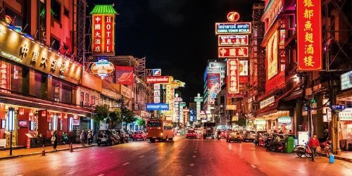 Yaowarat Road night food stalls at China Town