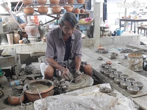 Pottery villages and workshops at Ko Kret
